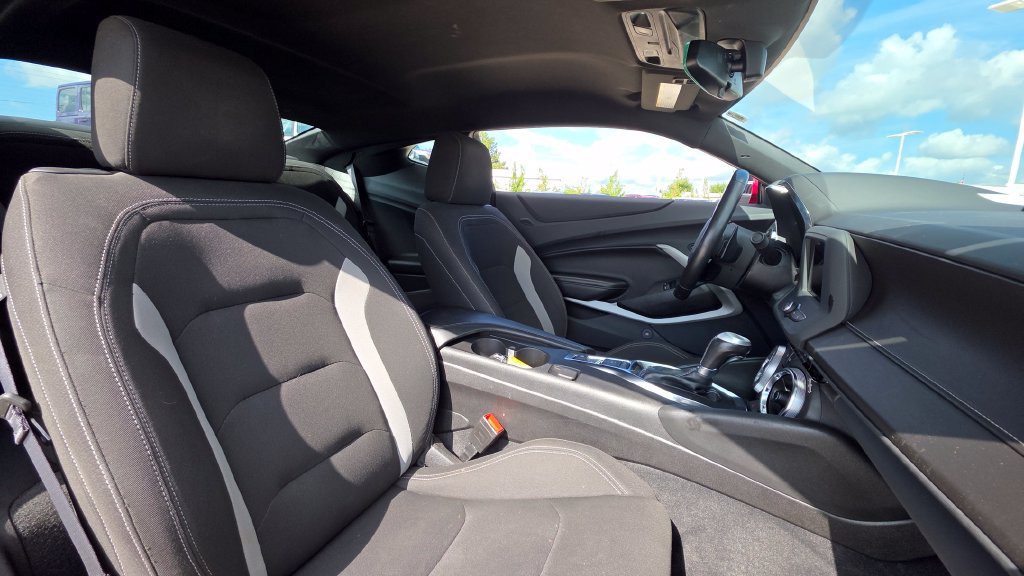 Used 2023 Chevrolet Camaro LT RWD image 12