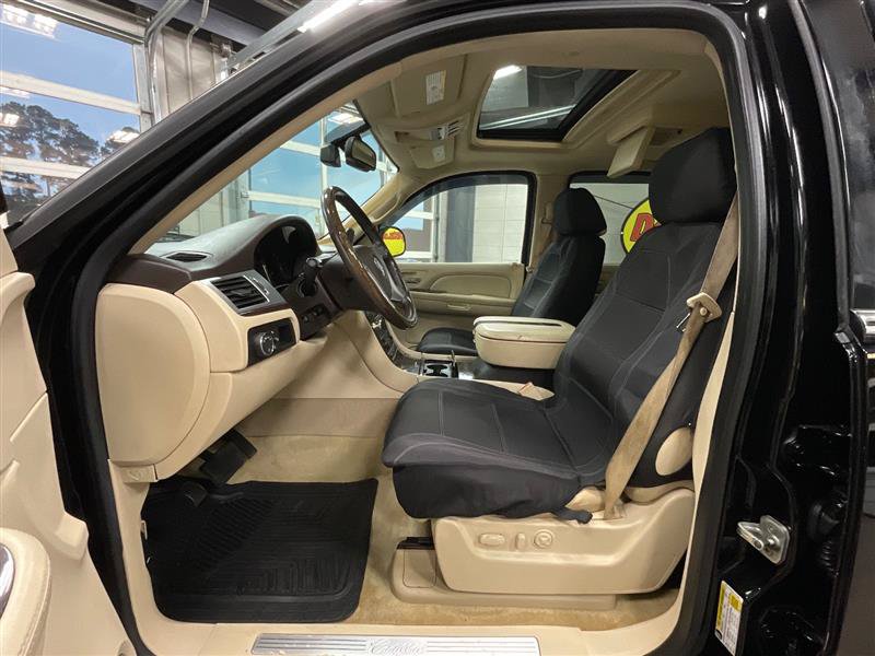 Used 2007 Cadillac Escalade AWD w/ Information Package image 12
