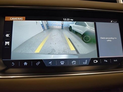 Used 2017 Land Rover Range Rover Sport HSE image 11