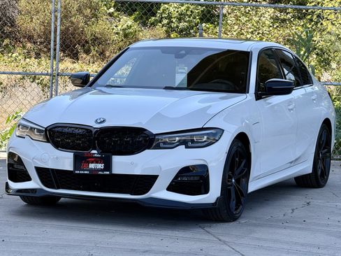 Used 2022 BMW 330e w/ M Sport Package RWD image 3