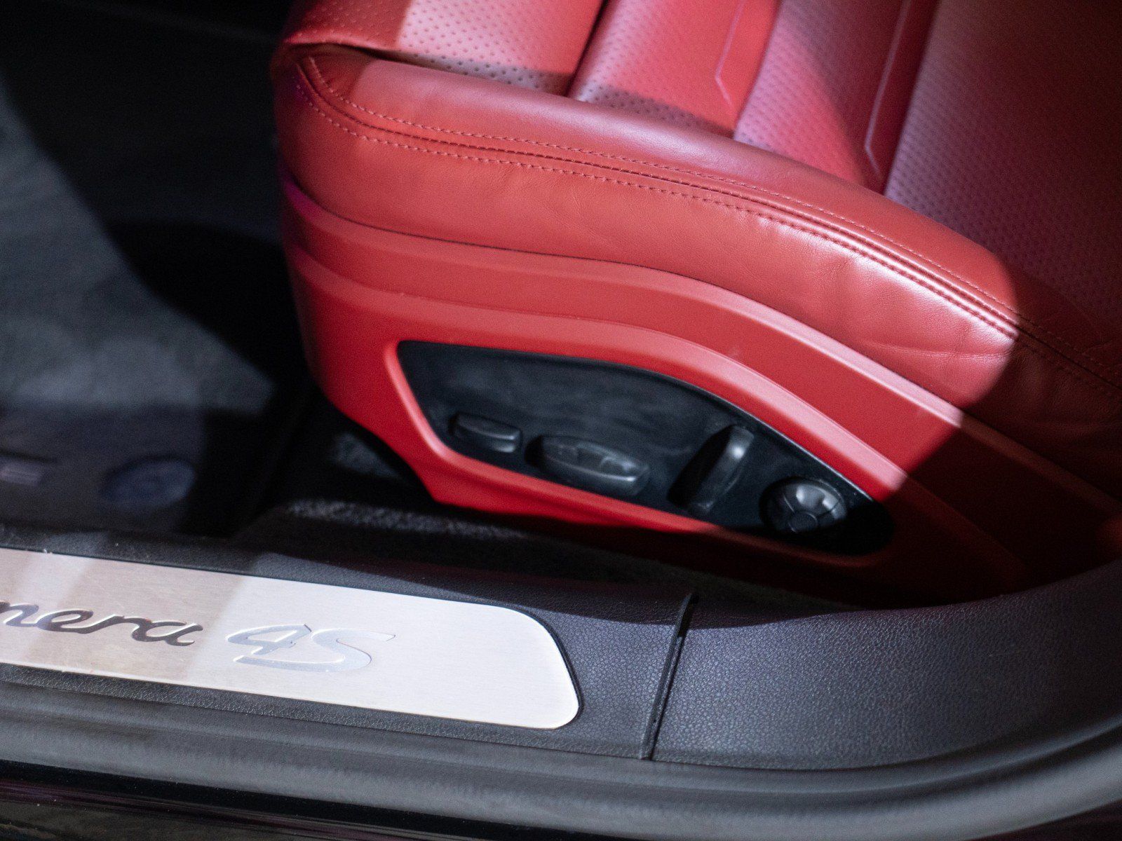 Certified 2022 Porsche Panamera 4S AWD/4WD image 13