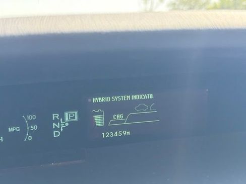 Used 2015 Toyota Prius Two FWD image 3