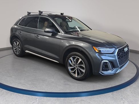 Used 2023 Audi Q5 2.0T Premium w/ Convenience Package AWD/4WD image 3