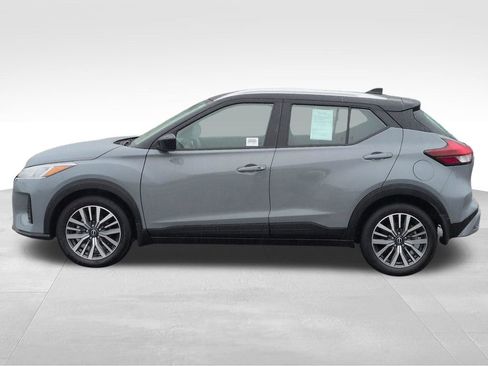 Certified 2023 Nissan Kicks SV image 12