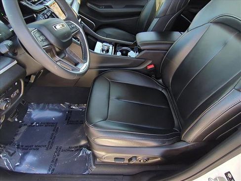 Used 2023 Jeep Grand Cherokee image 16