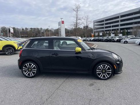 Used 2024 MINI Cooper SE image 2