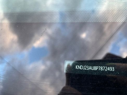 Used 2023 Kia Soul LX image 30