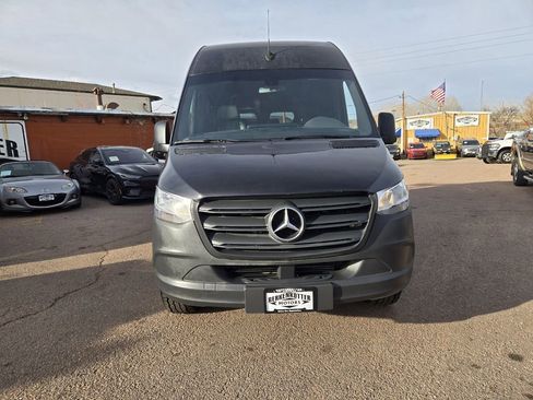 Used 2019 Mercedes-Benz Sprinter 2500 image 2