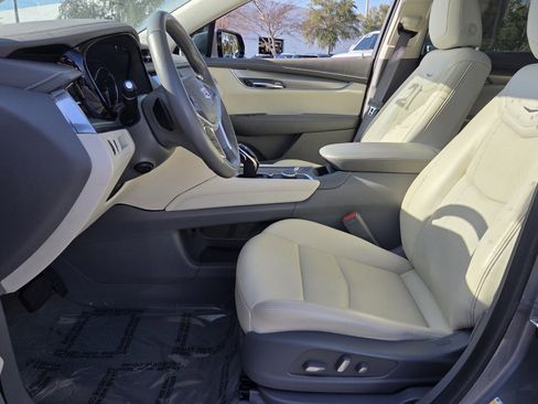 Used 2021 Cadillac XT5 Premium Luxury image 10