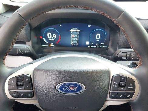 Used 2025 Ford Explorer Active image 20