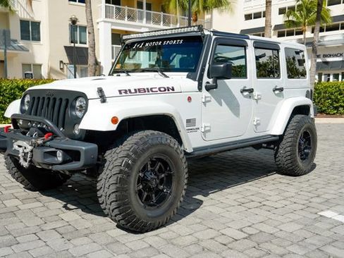 Used 2016 Jeep Wrangler Unlimited Rubicon AWD/4WD image 9