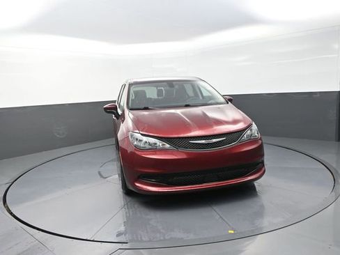 Used 2022 Chrysler Voyager LX FWD image 64