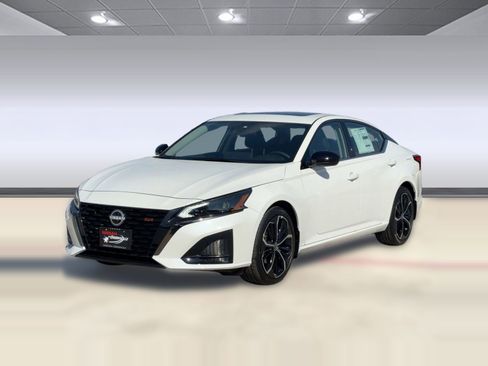 New 2025 Nissan Altima 2.5 SR w/ SR Premium Package image 1