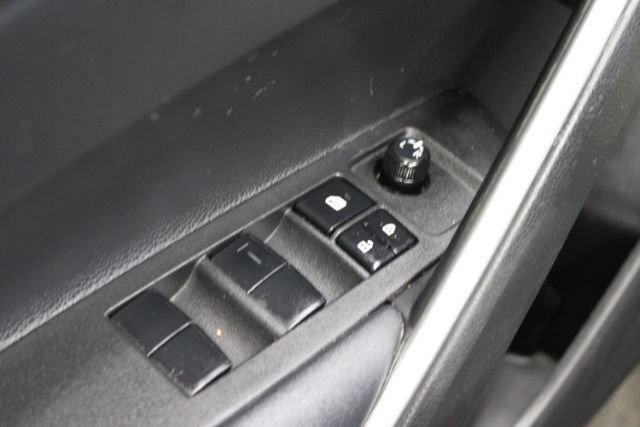 Used 2022 Toyota Corolla Cross LE w/ Moonroof Package FWD image 12