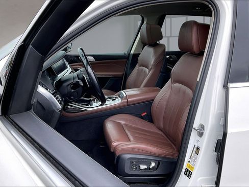 Used 2019 BMW X7 xDrive50i w/ Premium Package image 21