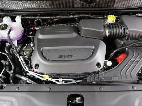 New 2026 Chrysler Pacifica Select image 14