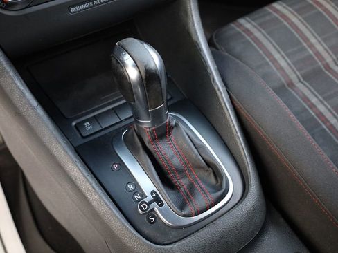 Used 2011 Volkswagen GTI Autobahn image 28