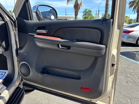 Used 2008 Chevrolet Avalanche LT w/ LT Preferred Equipment Group image 14