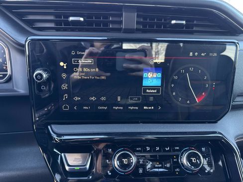 Used 2024 GMC Sierra 1500 AT4 w/ Technology Package image 24