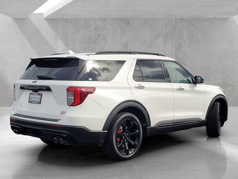 Used 2023 Ford Explorer ST w/ Equipment Group 401A image 4