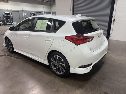 Used 2018 Toyota Corolla iM w/ All-Weather Mat Package image 5