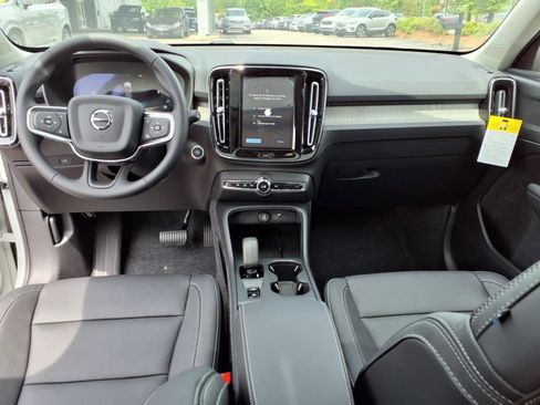 New 2025 Volvo XC40 B5 Core w/ Climate Package image 12
