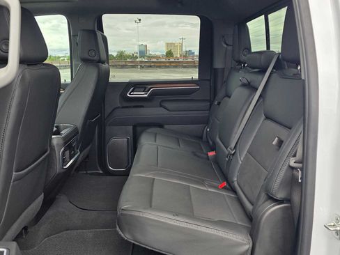Certified 2025 GMC Sierra 2500 Denali w/ Denali Reserve Package AWD/4WD image 16