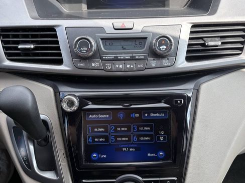 Used 2016 Honda Odyssey EX image 11