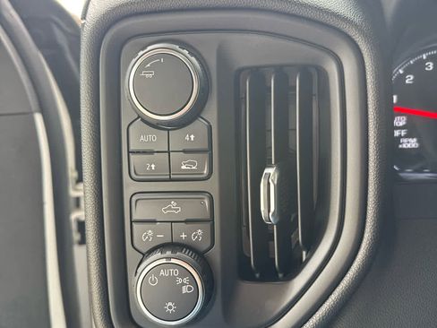 Used 2025 Chevrolet Silverado 1500 W/T w/ WT Value Package image 17