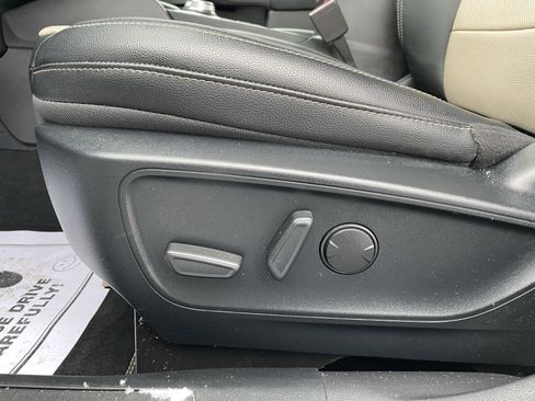 Certified 2022 Ford Escape Titanium w/ Titanium Elite Package image 19