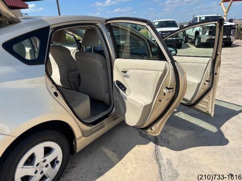Used 2011 Toyota Prius Two FWD image 28