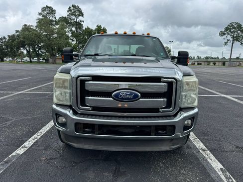 Used 2011 Ford F250 Lariat w/ Lariat Interior Pkg AWD/4WD image 3