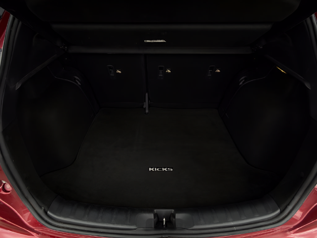 Certified 2024 Nissan Kicks SR w/ SR Premium Package FWD image 9