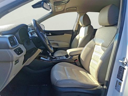 Used 2019 Kia Sorento EX image 15