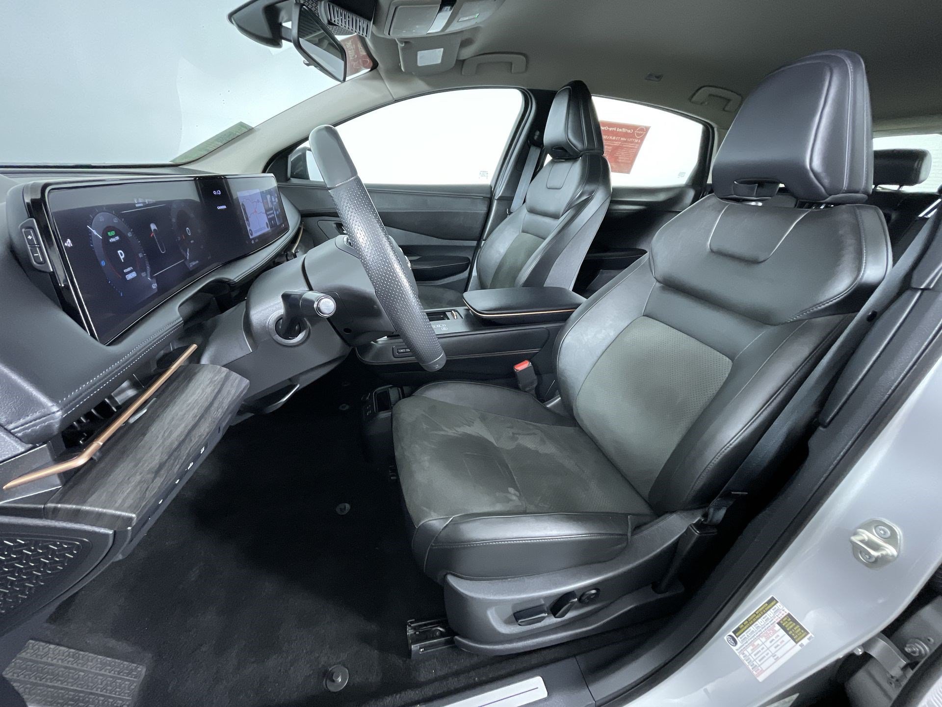 Certified 2024 Nissan Ariya AWD image 14
