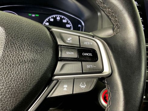 Used 2018 Honda Accord Touring image 29