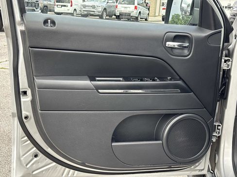 Used 2011 Jeep Patriot 70th Anniversary image 19