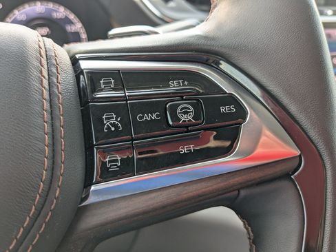 Used 2022 Jeep Grand Cherokee Summit w/ Adv Protech Group IV AWD/4WD image 20