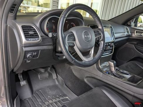 Used 2021 Jeep Grand Cherokee Laredo X AWD/4WD image 3