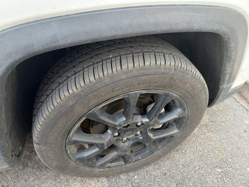 Used 2022 Jeep Compass Latitude image 8