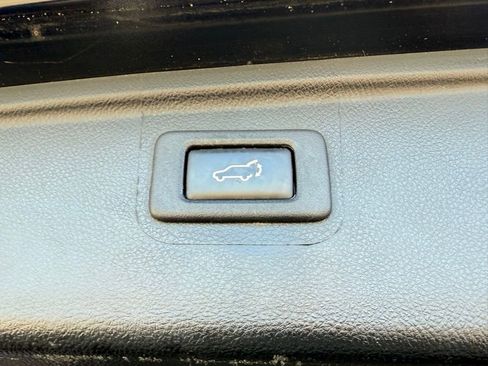 Used 2017 Subaru Outback 2.5i Limited AWD/4WD image 15