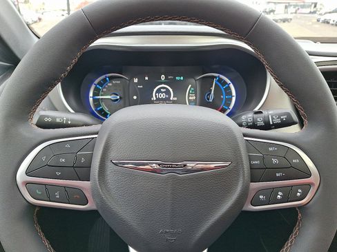 Used 2024 Chrysler Pacifica Pinnacle image 19