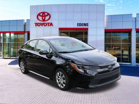 Used 2024 Toyota Corolla LE FWD image 1