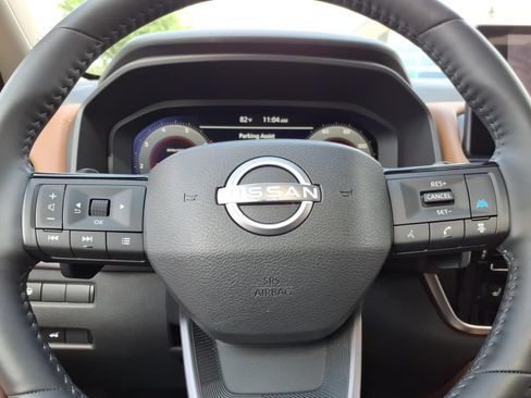 Used 2025 Nissan Rogue Platinum AWD/4WD image 24