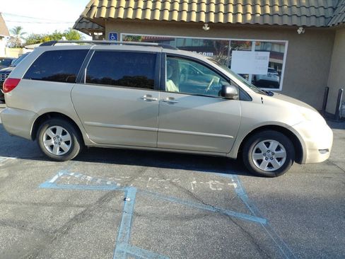 Used 2007 Toyota Sienna LE image 5