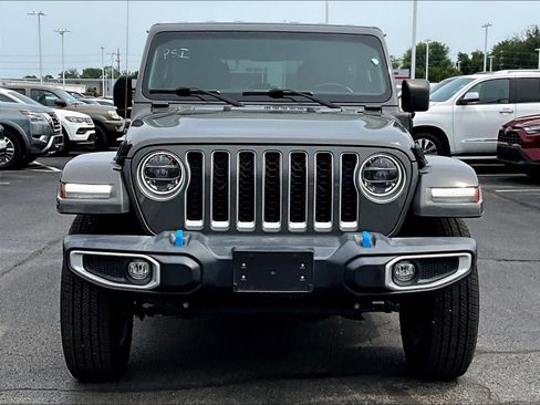 Used 2022 Jeep Wrangler Unlimited Sahara w/ Cold Weather Group AWD/4WD image 2