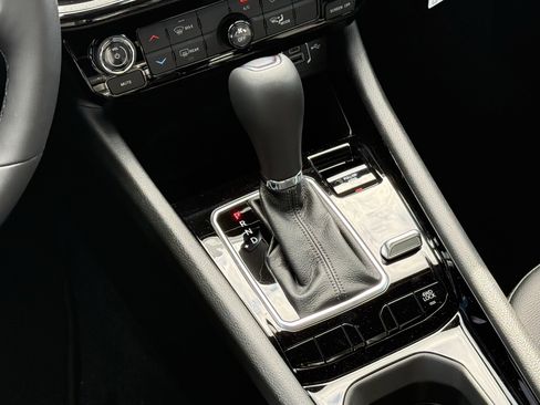 New 2026 Jeep Compass Latitude AWD/4WD image 15