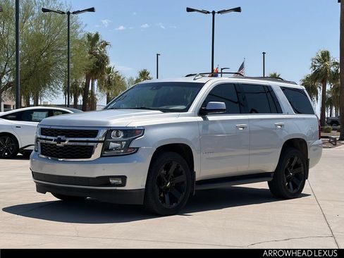 Used 2019 Chevrolet Tahoe LT w/ Luxury Package RWD image 2