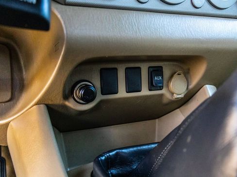 Used 2010 Toyota Tacoma 2WD Access Cab image 32