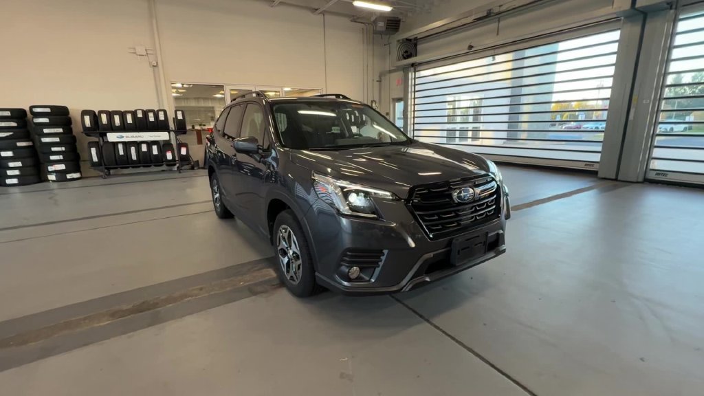 Used 2023 Subaru Forester Premium AWD/4WD image 12